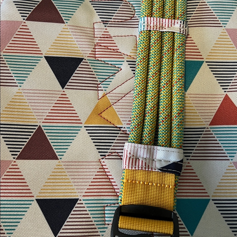Kavu Multicolor Geometric Rope Bag - Picture 7 of 9